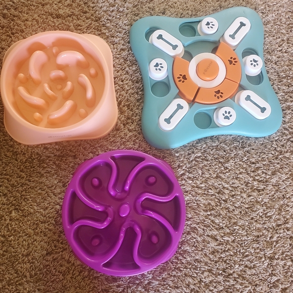 Other - Slow Feeder Puzzle Toys X3